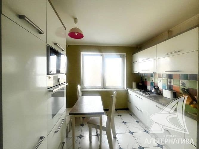 3-комнатная квартира, г. Брест, ул. Луцкая, 1991 г.п., 7 / 9 панель, 74,5 / 69,4 / 40,6 / 9,2, санузел раздельный, две лоджии застеклены, стеклопакеты...