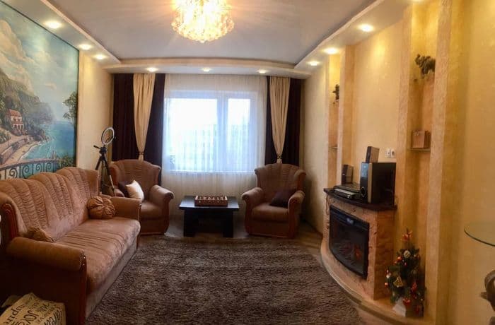 Сдается в долгосрочную аренду просторная 4-комнатная, атмосферная квартира с отличным ремонтом. Уютная, светлая и полностью готова к проживанию семьи ...