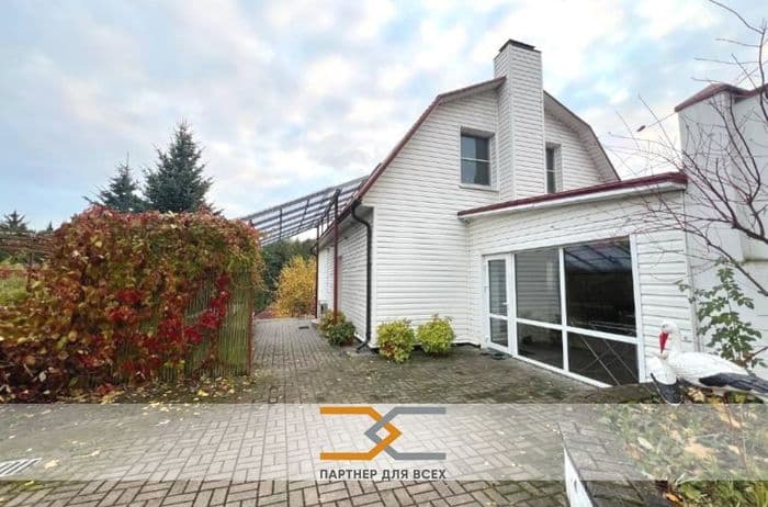 Сдается большой коттедж в деревне Багута. Готов к заселению. Локация: 17 км от Минска в Московском направлении, рядом с Курганом Славы. Хорошая асфа...