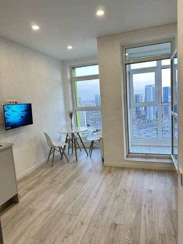 Сдается уютная квартира в Минск-Мир. ДОЛГОСРОЧНАЯ АРЕНДА! Плюсом данной квартиры является изолированное (закрытое) спальное место, что создает опре...