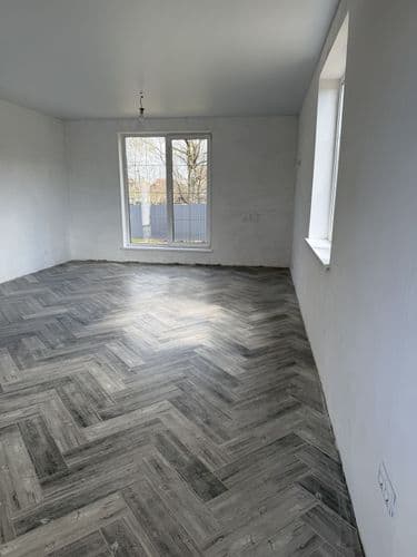 Продается новый дом, построенный с нуля( не переделанный), в доме никто не жил, новый чистовой ремонт. При строительстве и ремонте использовали хороши...