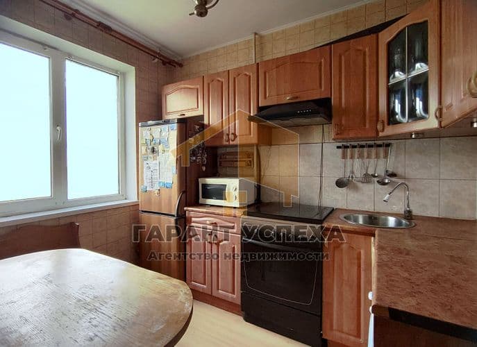 Лот 9555. Звоните для более подробной информации Продается уютная светлая двухкомнатная квартира, которая расположена на 7 этаже 9-этажного панельн...