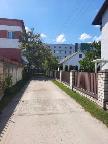 Продаётся частный дом. г Брест район города Речица. Рядом находится школа, поликлиника,детский сад,остановка общественного транспорта.Дом расположен ...