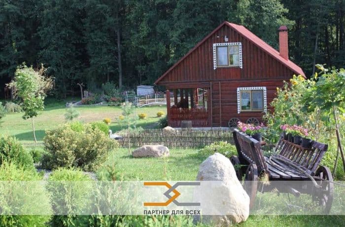 Сдается домик из бруса со всеми удобствами в деревне Багута. Современный (2016 год), стилизованный "под старину". Готов к заселению. Локация: 17 км ...