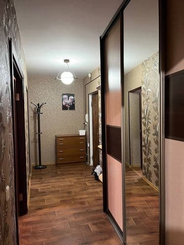 Сдаётся уютная квартира в Боровках на длительный срок семье без животных. Цена + коммунальные.