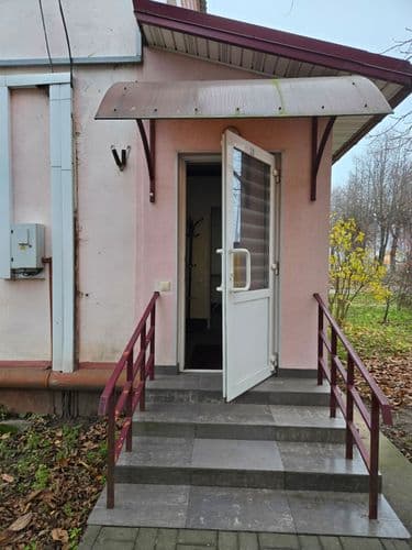 Сдам квартиру, по адресу г. Барановичи ул. Брестская 240 У квартиры свой собственный отдельный вход. Рядом остановка детский сад, школа, магазины, ст...