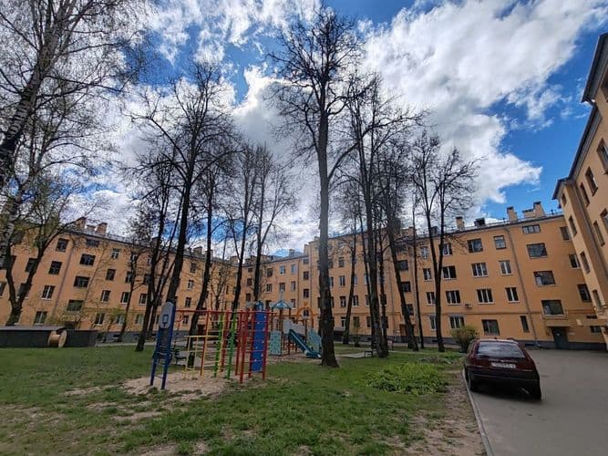 Ищете идеальное место для семьи в центре Витебска? Мы предлагаем вам уникальную возможность: Продаем или меняем просторную четырёхкомнатную в самом се...