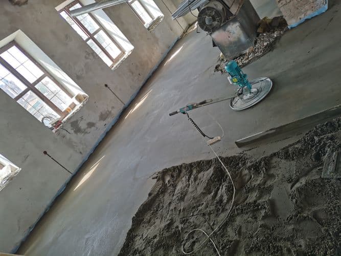 Механизированная полусухая стяжка пола