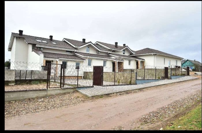 Сдается 2-х этажная квартира со свежим дизайнерским ремонтом в блокированном жилом доме площадью 131 м2 рядом г. Фаниполь, коттеджная застройка Фанипо...