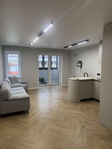 Новая квартира, только на длительный срок.