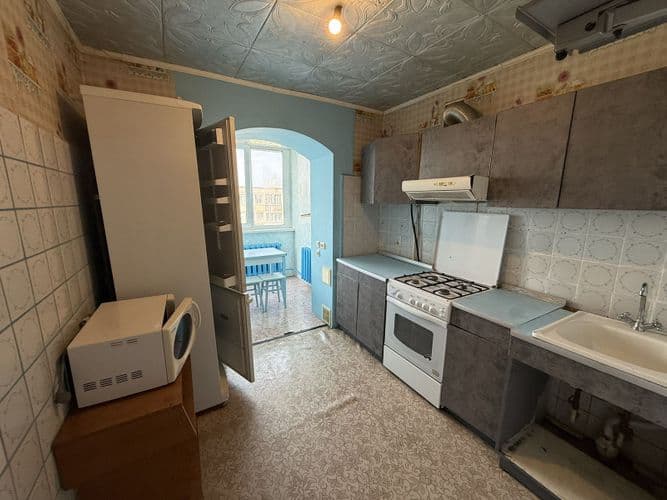 Продаётся трёхкомнатная квартира на Лазо. Кирпичный дом 1991 года постройки, с улучшенными планировками на две стороны. Узаконенная перепланировка. Кв...