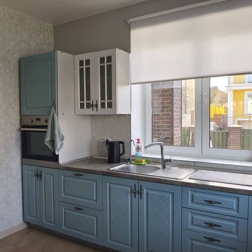 Сдается уютный коттедж на длительный срок. После ремонта. Меблирован. Гараж на две машины. Хаммам. Полностью оборудованная кухня( плита, холодильник, ...