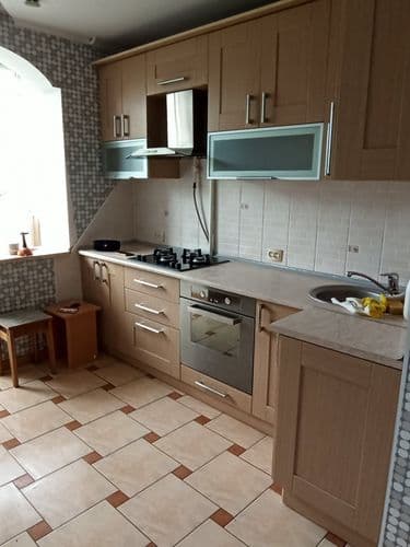 Продается отличная 4-х комнатная квартира!!! Отличное место для проживания. Перед домом 2 дет.сада, за домом 2 школы. В шаговой доступност рынок Давыд...