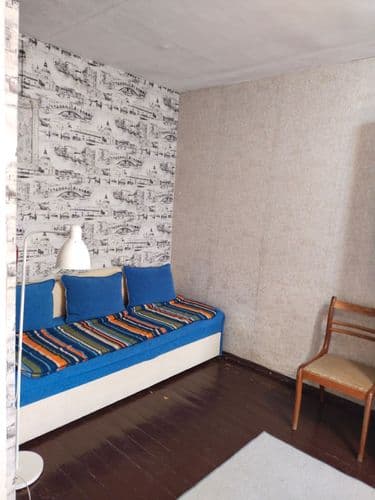 Удобное месторасположения, тихое живописное место, и, в то же время, рядом вся инфраструктура и университет. Все для комфортного проживания в квартире...