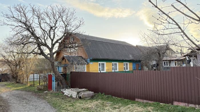 Продаётся жилой дом в районе ж.д.Вокзала, по ул. Станиславского. -Общая площадь дома - 95,9 м2 -Площадь кухни -19м2 -Площадь участка- 5 соток (в ча...