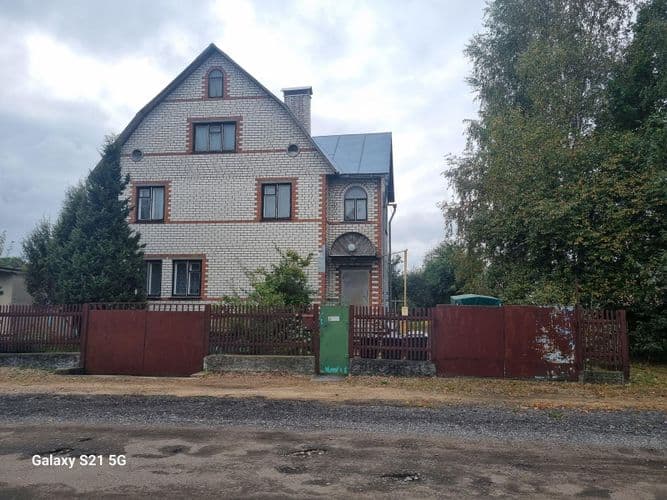 Предлагаем к продаже современный ЖИЛОЙ ДОМ Город: Барановичи Адрес: ул. Осенняя Площадь общая: 159,4 м2 Площадь жилая: 99,1 м2 Площадь кухня: 17,8 м2 ...