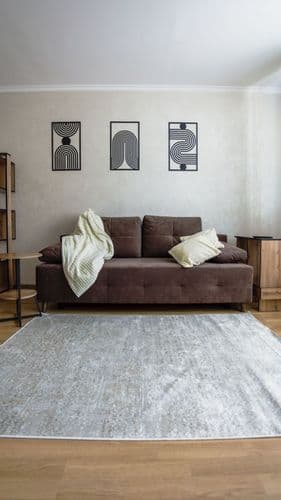 Сдается уютная светлая однокомнатная квартира в центральной части города (ул. Малая) на длительный срок. Квартира расположена на втором этаже семиэтаж...