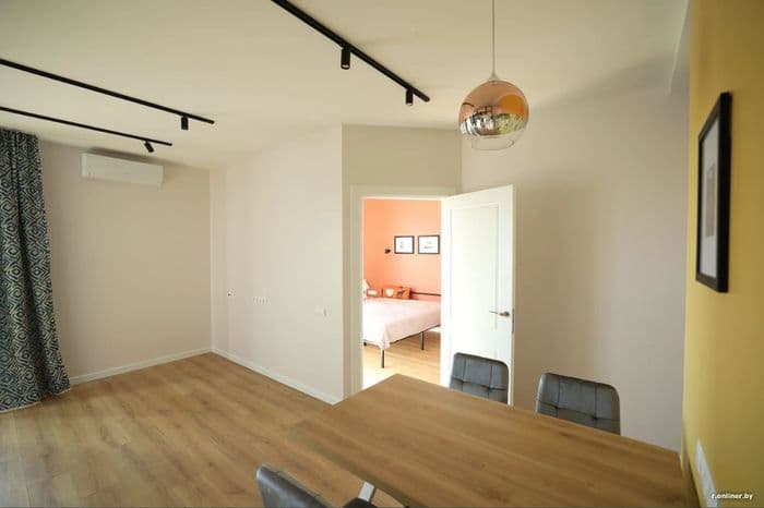 Сдается двухкомнатная квартира на улице Братьев Райт, 11, район Новая Боровая с современным дизайн проектом. Спальная комната с гардеробом. Гостиная ...