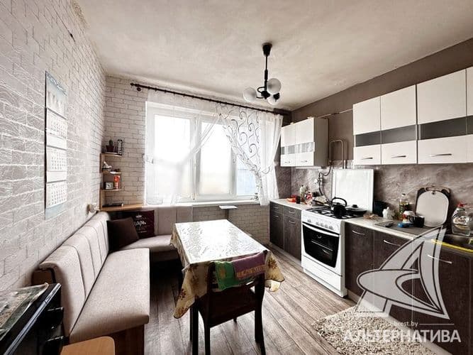 3-комнатная квартира, г. Брест, ул. Гродненская, 1987 г.п., 9 / 9 панель, 73,1 / 68,4 / 40,1 / 9,1, санузел раздельный, две лоджии, стеклопакеты (част...