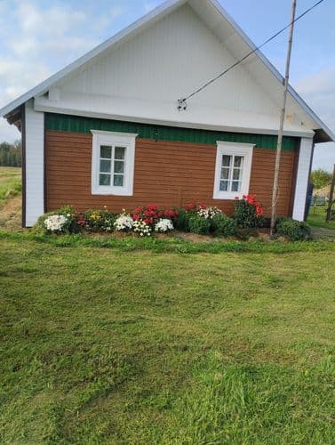 Домик в деревне(хутор).24км от глубокого.Сделан полность кап.ремонт.Пересланы новые полы с сухой доской (40).Одна жилая комната размер,6на5. в этой ко...