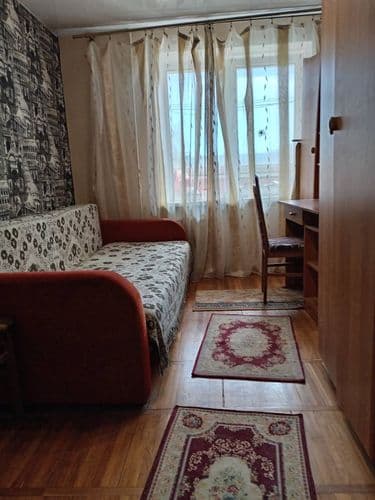 Сдается комната, для парня. В квартире есть все необходимое. Ул Якуба Коласа 45. Залог 1 мес.