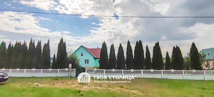 Современный компактный дом 74 8м2. Год постройки 2011 .Дом утеплен, оштукатурен. Три жилые комнаты, кухня, ванная, туалет, топочная, веранда. На участ...