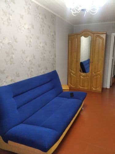 Продам двухкомнатную квартиру по улице Правды 37/3 .Квартира улучшенной планировки с косметическим ремонтом. Продается с мебелью и бытовой техникой. Х...