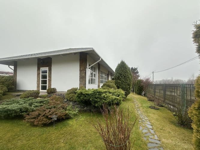 Сдаётся уютный дом у самого берега Цнянского водохранилища Предлагаем в аренду просторный и светлый дом общей площадью 85 м2 (жилая — 64 м2, кухня — ...