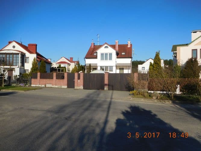 Объявление от собственника. Сдаётся просторный двухэтажный коттедж с гаражом и закрытой территорией. Интернет оптоволоконный высокоскоростной. Скорост...