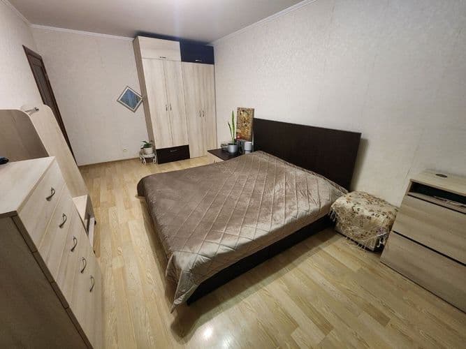 3- комн. квартира по Матусевича 65 с отличной планировкой: три раздельные комнаты, окна на две стороны, большая лоджия, раздельный сан.узел. Дом распо