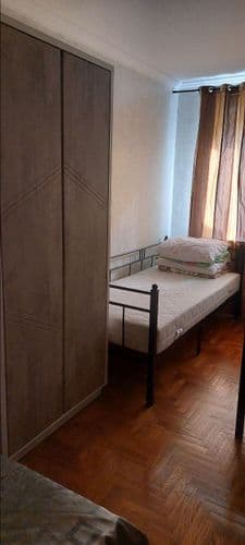 Сдам койко место в комнате с девочкой-студенткой, на сессию, практику, отработку, долгосрок. Всё для жизни предоставляется, квартира чистая, с новой ...