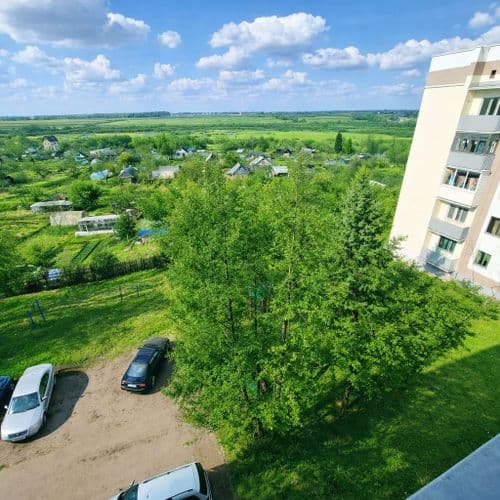 Продаётся уютная трёхкомнатная квартира с продуманной планировкой и качественным ремонтом по адресу: г. Витебск, ул. 1-я Керамзитовая, д. 32. Общая пл...