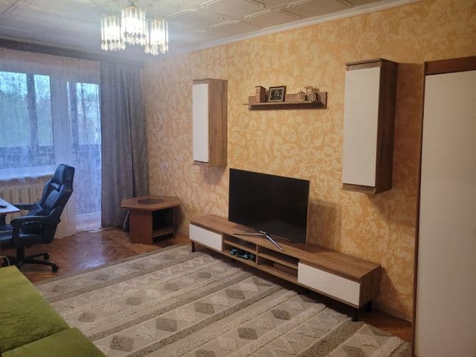 Двухкомнатная квартира, ул. Янки Купалы, площадь по СНБ 48,0 м2, общая площадь- 47,0 м2, жилая- 31,7 м2, кухня 5,4 м2, есть застекленный балкон и подв...