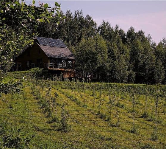 Соседей нет, полное уединение. Баня, чан. Вид, склон, уют. До Минска 35мин.