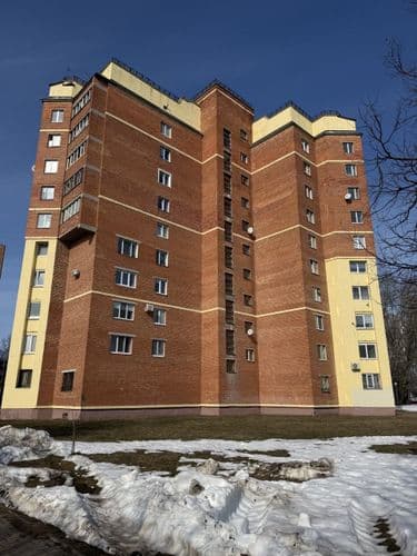 Продается просторная 3-комнатная квартира с отличной планировкой в кирпичном доме по ул. Гришина , 71 в городе Могилеве. Со всех окон квартиры прекрас...