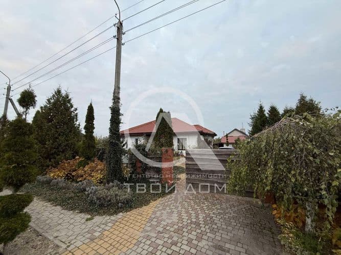 Бунгало в Бресте с Идеальной локацией! Продается элегантный дом в винтажном стиле с садом и баней в тихом районе Бреста. Продается уютный современн...