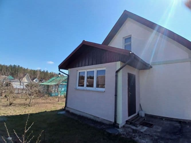 Продается добротная новая дача в СТ Жилищник, район Горницы. Дорога асфальт до самой дачи. От Южного рынка 3 километра. Остановка дачного автобуса ряд...