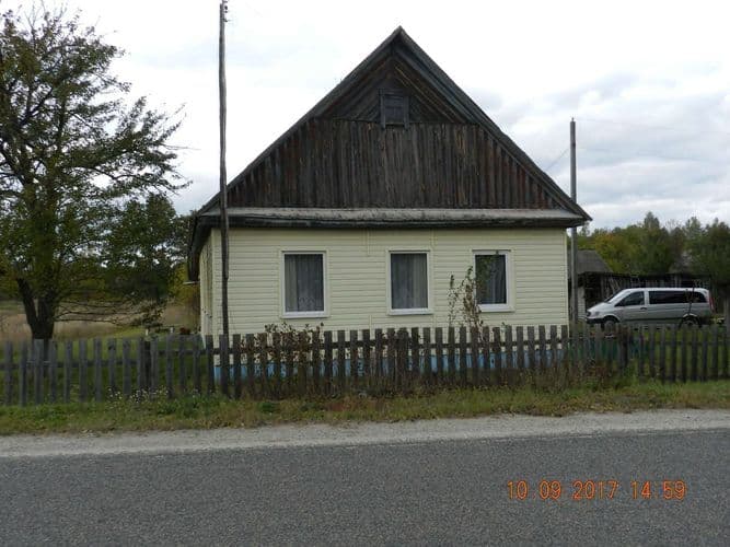 Дом находится в очень хорошем состоянии. Ухоженный, установлены стеклопакеты, обшит сайдингом. В деревне есть асфальтированная дорога. Заинтересованны...
