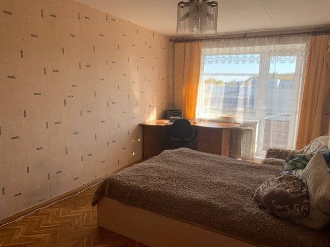 Сдается комната на длительный срок ул.Лещинского 17,метро Кунцевщина .До метро пешком .Квартира 3-х комнатная ,комната отдельная .В комнате кровать ,с...