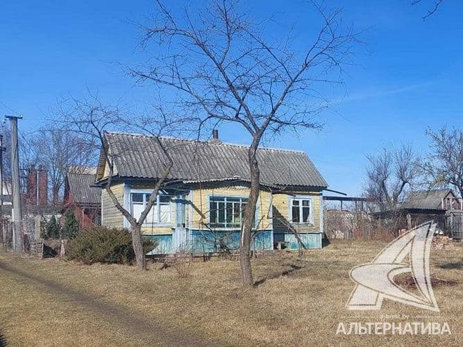 Садовый домик в г.Бресте. 1982 г.п. 1 этаж. Общ.- 25,9 кв.м. 1 комната. Стены: материал - каркасно-засыпной. Кровля: шифер. Фундамент: ленточный монол...