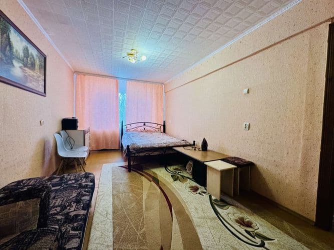 Продается светлая и теплая однокомнатная квартира в развитом районе Могилева. Квартира расположена на самом комфортном 3-м этаже 5-этажного дома. Осн...