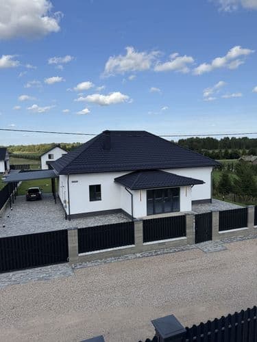 Продаётся новый современный дом 2025 года — комфорт и природа в шаговой доступности! Идеальный вариант для семьи, которая ценит комфорт, практичность...