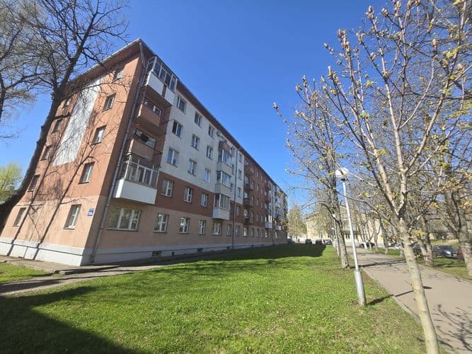 Продаётся однокомнатная квартира по ул.М.Горького возле Пролетарской площади. Дом после капремонта. Комфортный средний этаж. Удобная планировка с прос...