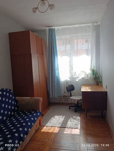 Сдается комната в 5 комнатной квартире. Проживание с хозяйкой.Желательно студентам. Только гражданам РБ. С 2 мая.