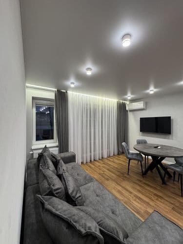 Первая Сдача Новая , уютная квартира в центре Бреста Советская 1 минута пешком Укомплектована полностью Всей необходимой бытовой техникой , постель...