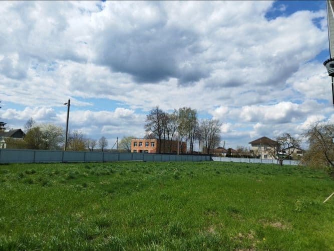 Продажа , территория огорожена , асфальтированная дорога , газ , вода , капитальные строения , широкий заезд , крайне развитая инфраструктура как для ...