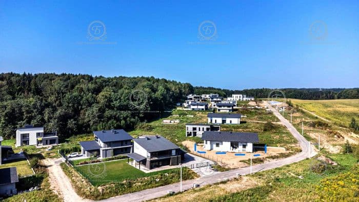 Продаётся роскошный двухуровневый загородный дом в закрытом элитном посёлке "Дубровский Квартал"! Дом введен в эксплуатацию. Расположение: посёлок ра...