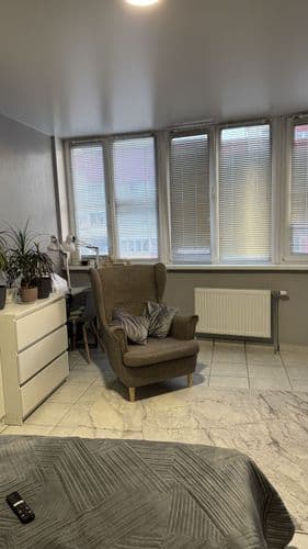 Три отдельные комнаты и кухня-гостиная 22 квадрата! Большой санузел, есть бойлер Дом находится в живописном месте - на против озер, воздух всегда чис...