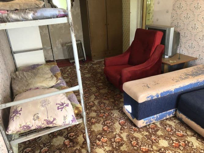 Сдам дом на долгий срок, не работает туалет и электричество, на устранения проблем сделаю меньше цену за первый месяц, все вопросы по телефону