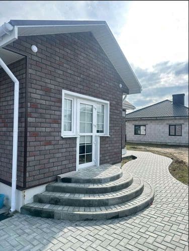 Сдам уютный дом в экологическичистом районе Гомеля! Идеально для семьи. Просторный Новый ремонт, мебель, техника (стиралка, холодильник, ТВ). Участок ...